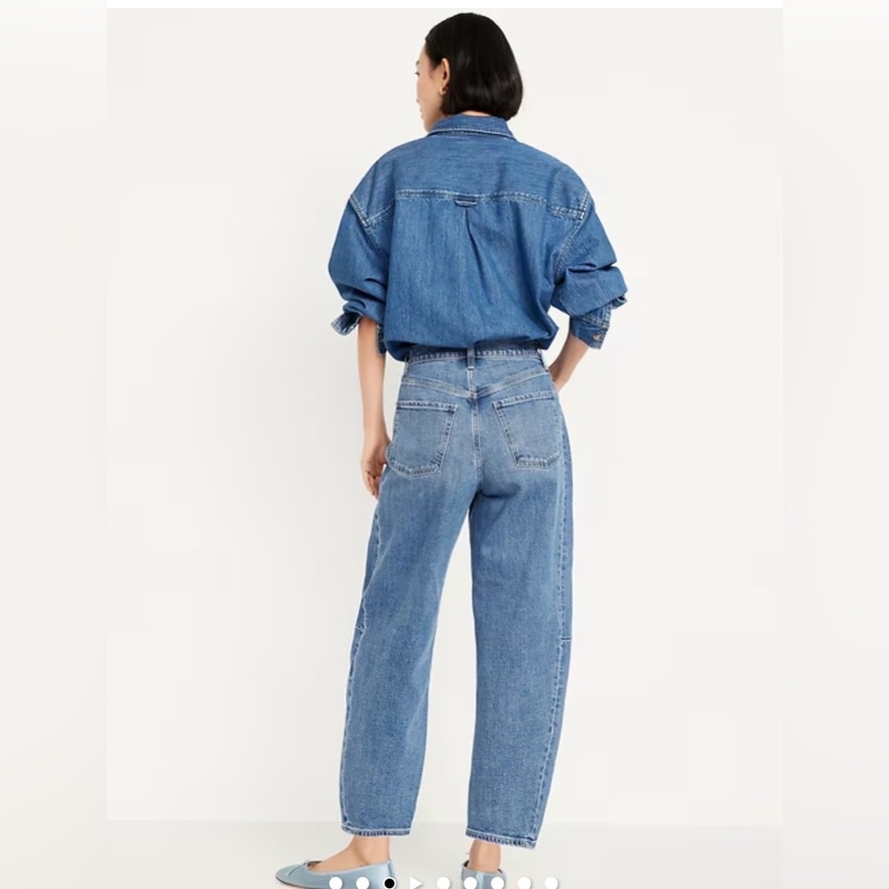 Old Navy Hi-Rise Barrel Leg Women's Jeans - Blue Wash - Picture 3 of 7